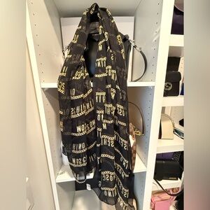 Silk scarf Moschino 100% authentic 💛